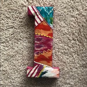 Anthropologie Fabric L in good condition!